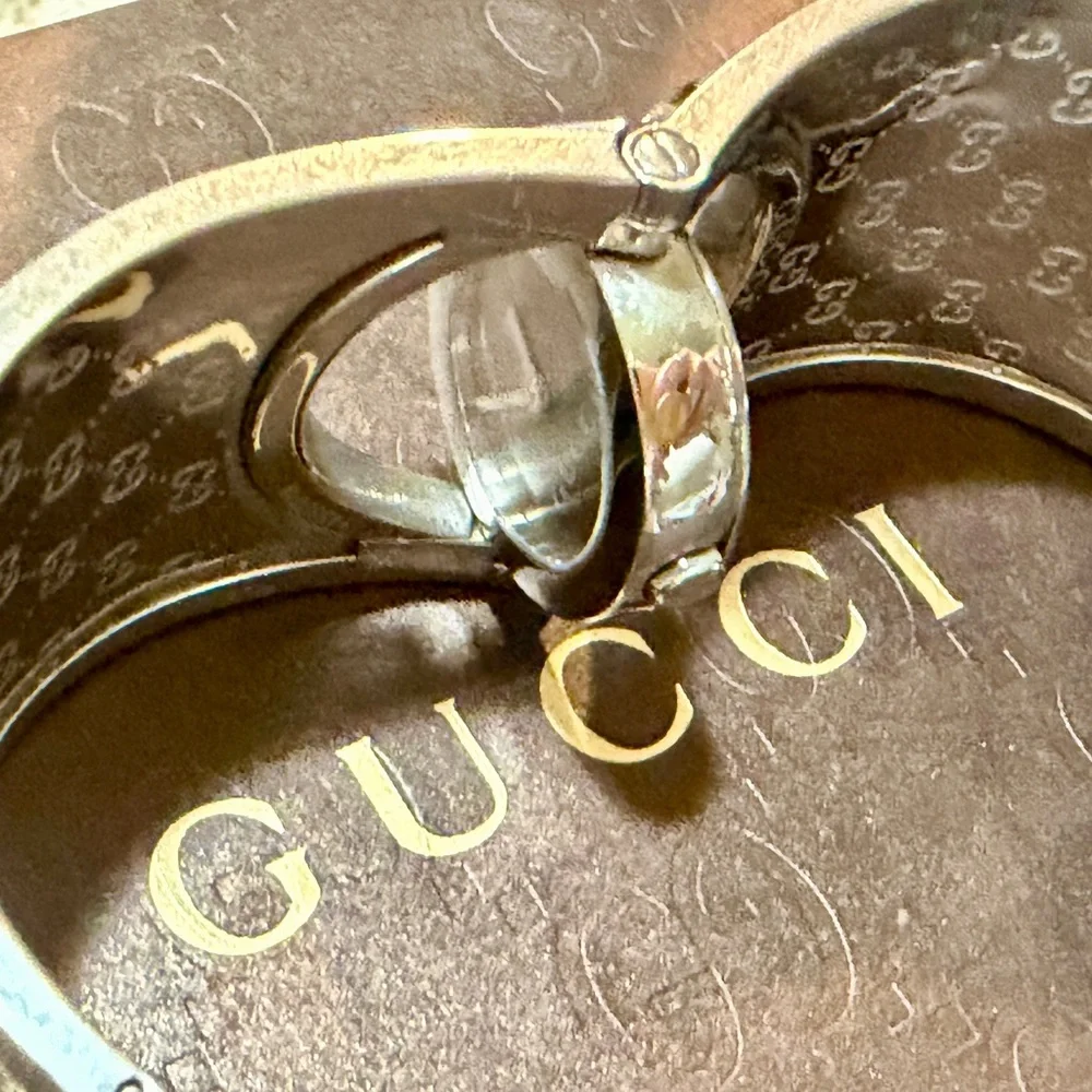 Gucci 112 Wide Twirl Bangle Watch - Picture 4 of 11